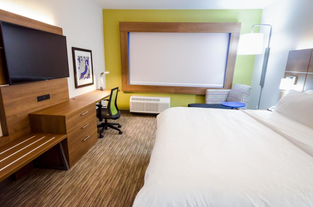 Holiday Inn Express & Suites Taylor By Ihg Екстериор снимка